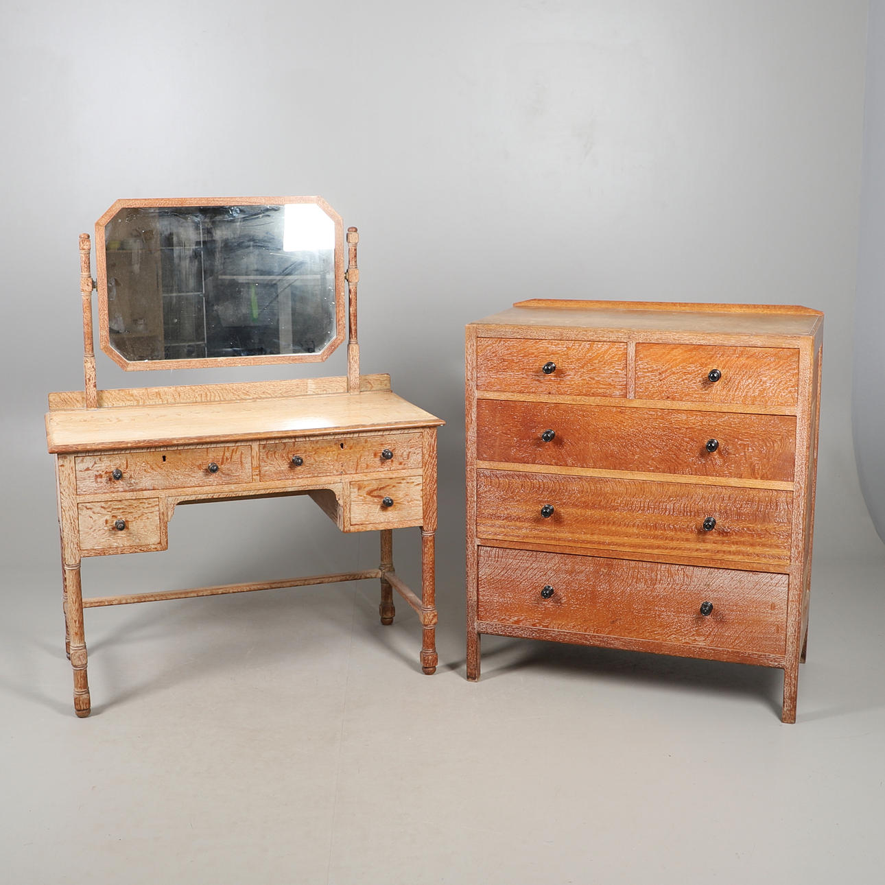 HEALS - LIMED OAK PART BEDROOM SUITE.