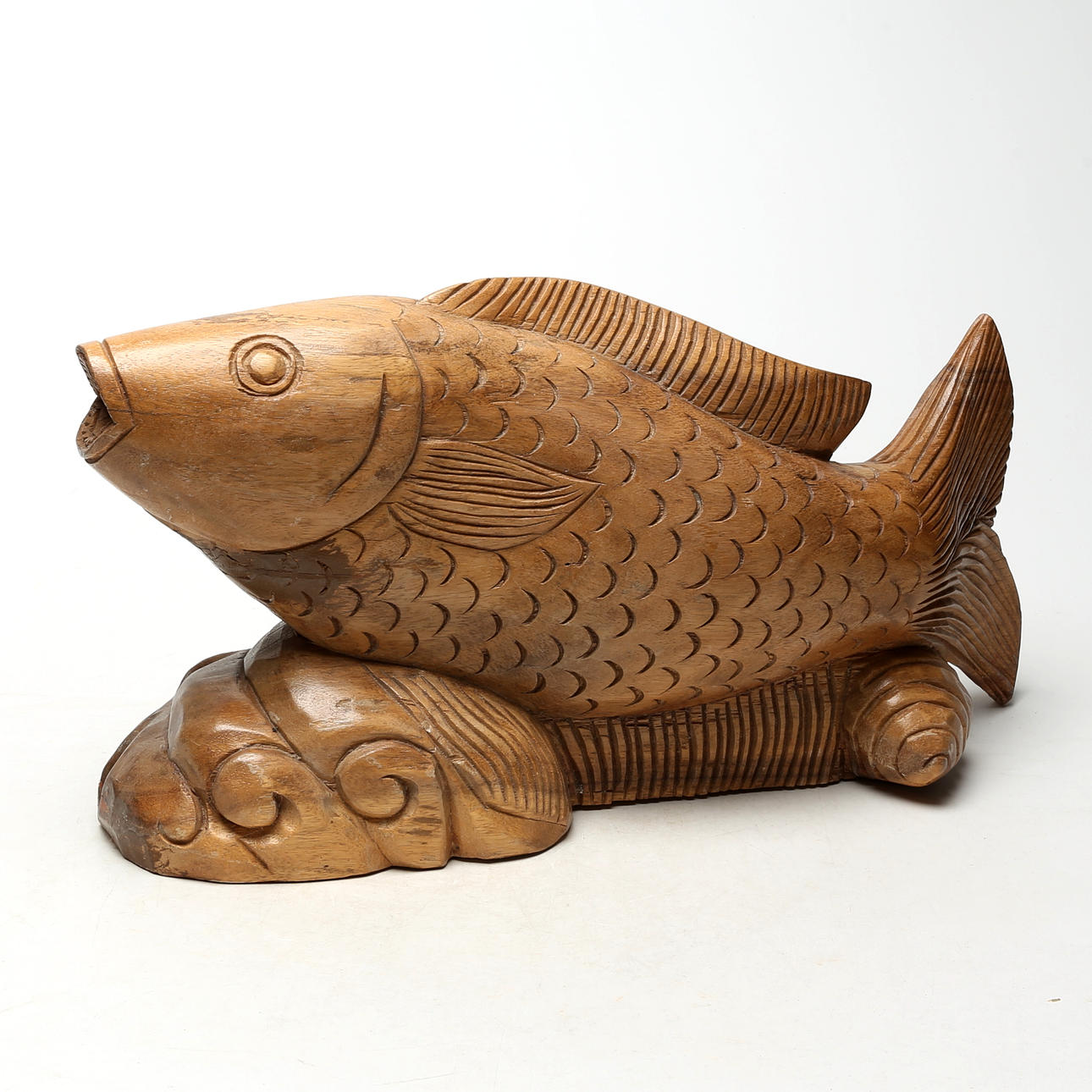 OKÄND KONSTNÄR. FISH, wood, unsigned.