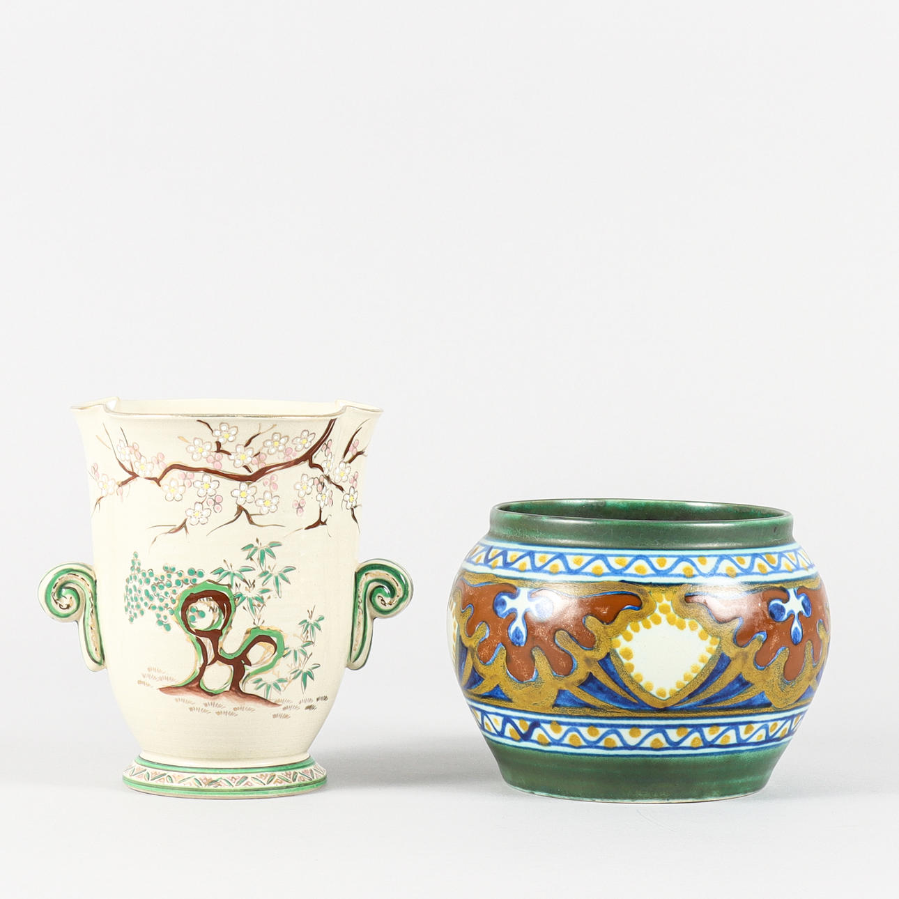 VASE AND BOWL Porcelain.