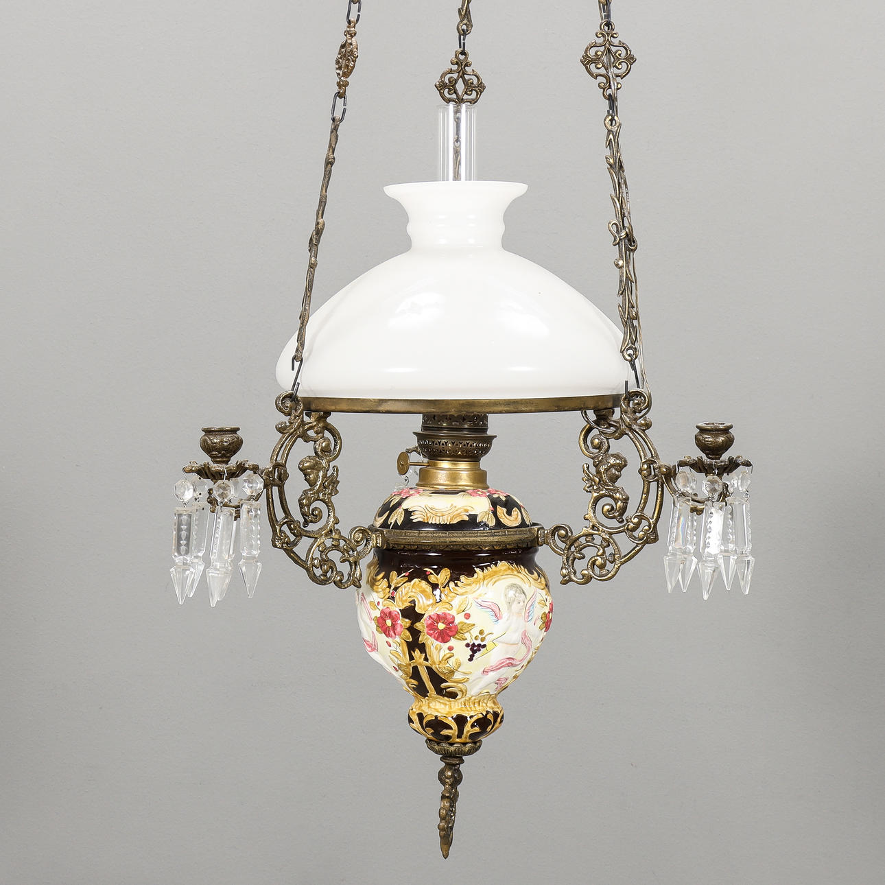 CEILING PHOTOGENIC LAMP majolica, with prisms.