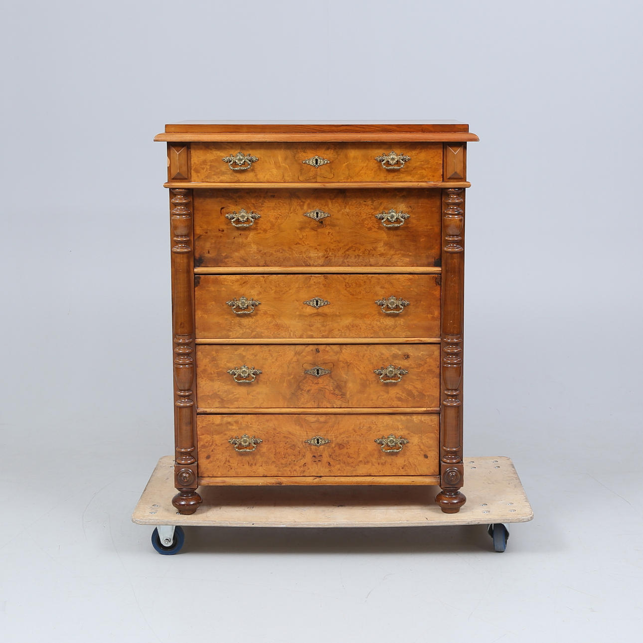 BYRÅ, nyrenässans, 1800-tal.