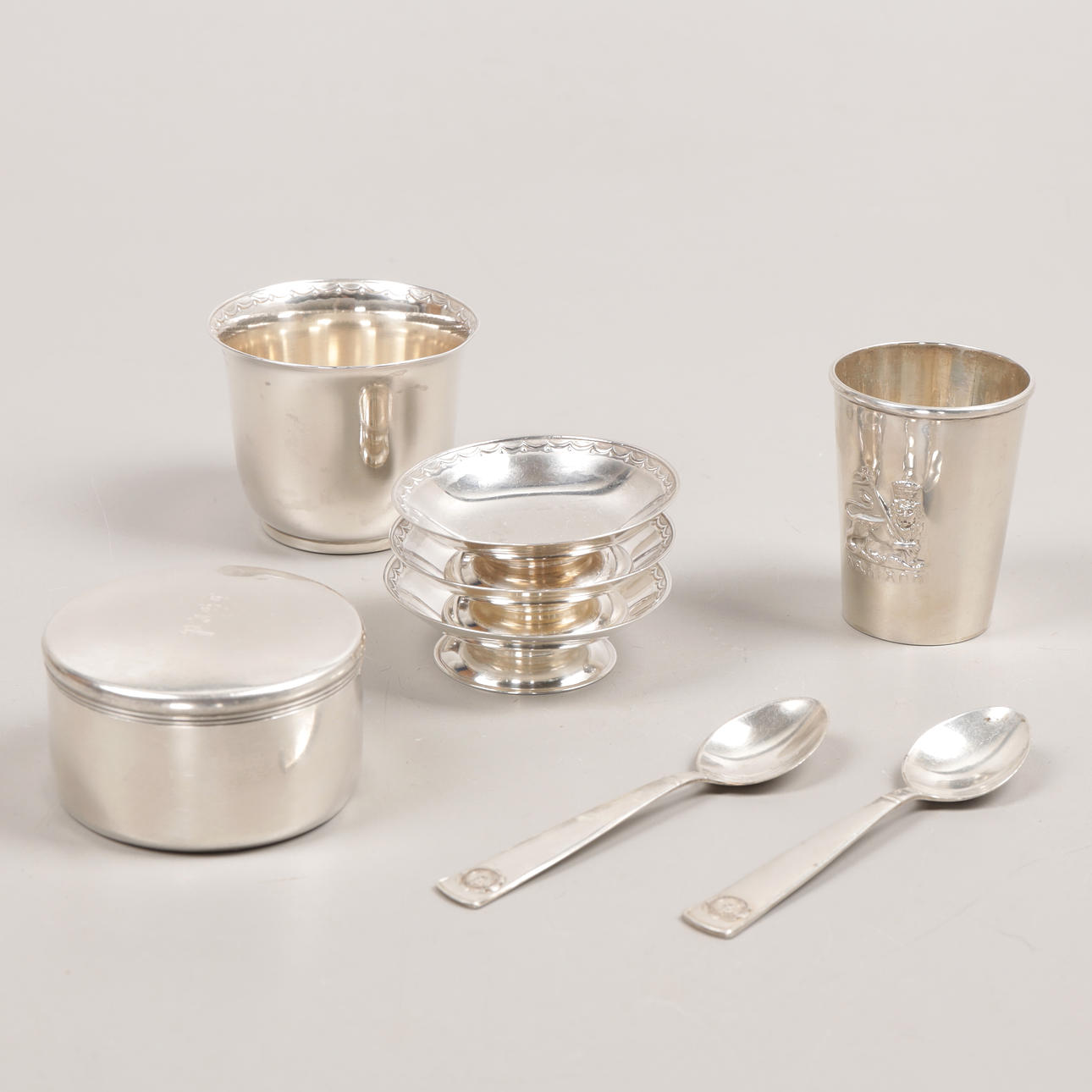 BEAKER, SPOONS etc, silver, total weight 335 grams.
