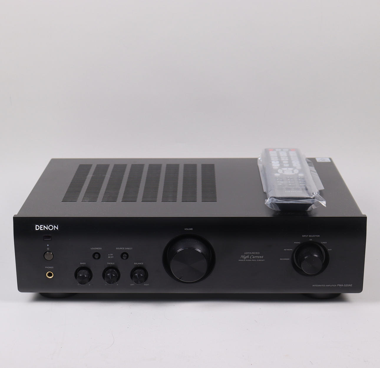 AMPLIFIER, Denon PMA-520AE Integated Amplifier.