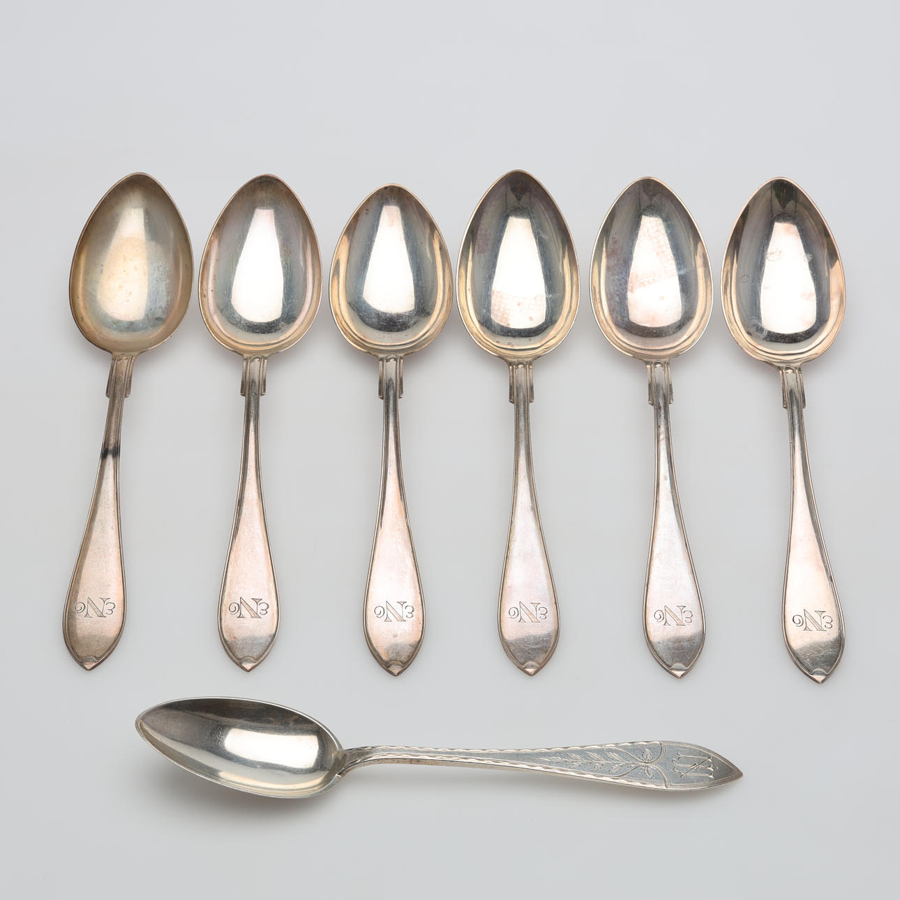 SPOONS 7 pieces silver weight approx. 379 grams.