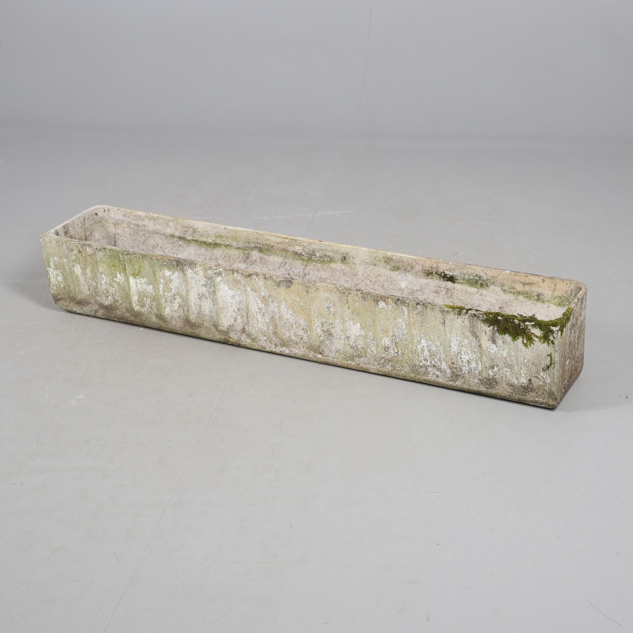 CEMENT EFFECT FIBRECOTTA TROUGH PLANTER.