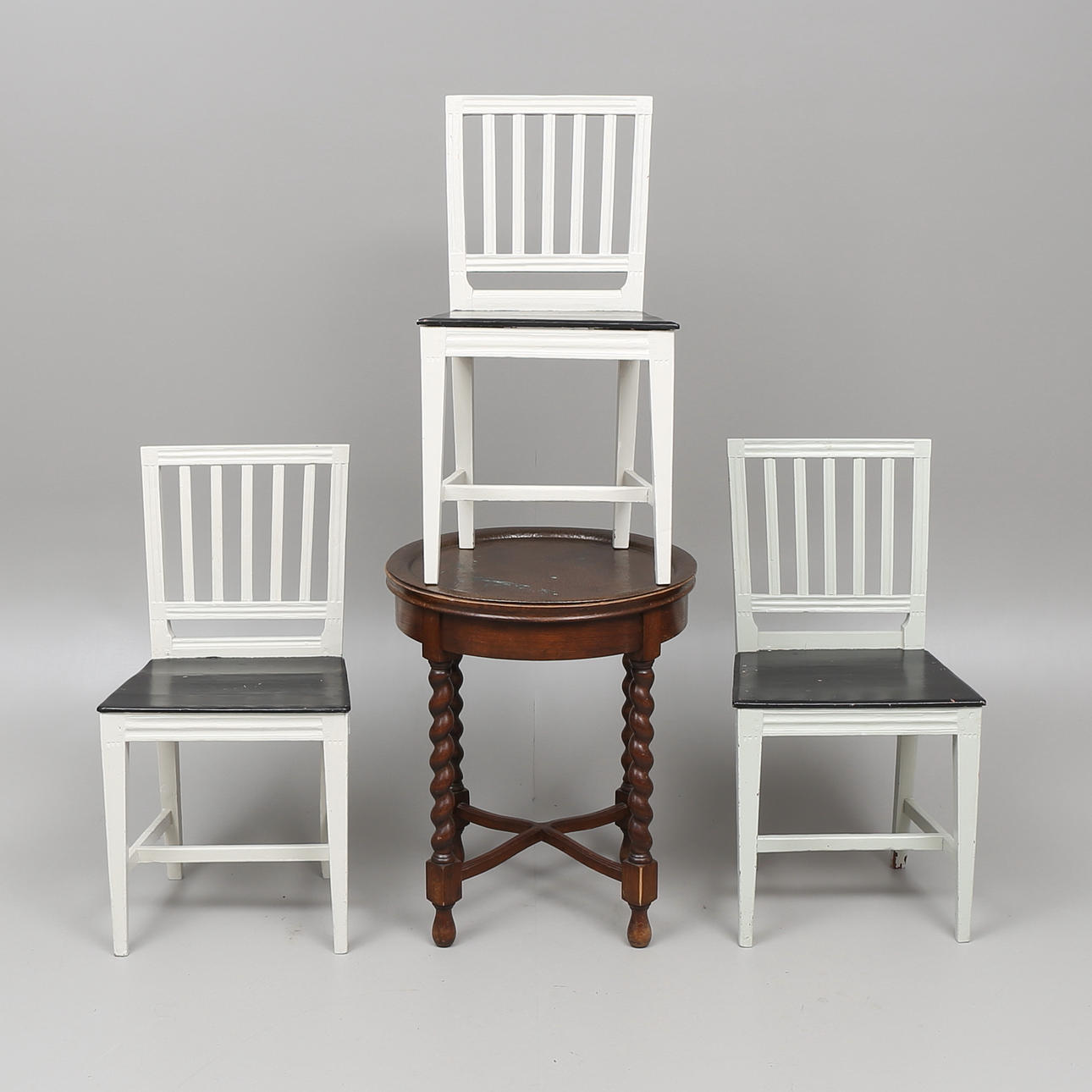 STOLAR, 3 st samt BRICKBORD,1900-talets första kvartal.