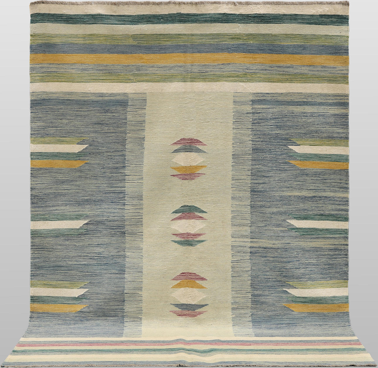 CARPET, “Kelim”, 239 x 168 cm.