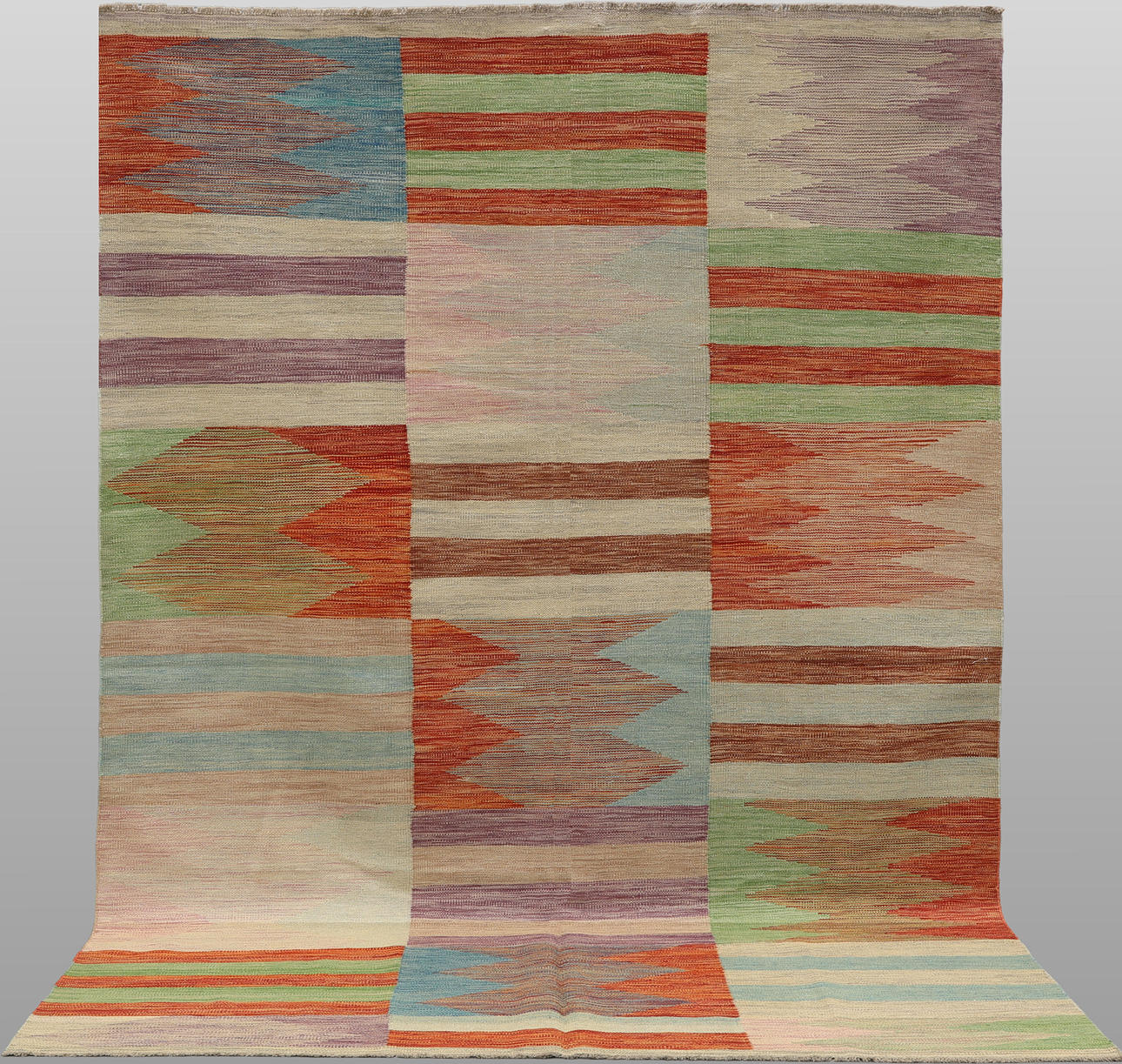 CARPET, “Kelim”, 301 x 194 cm.