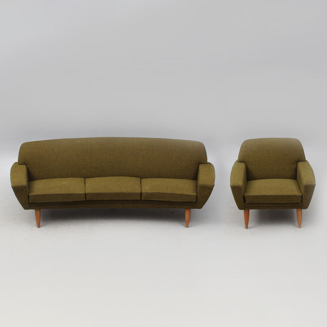 SOFFA och FÅTÖLJ, Trensum, textil, med teakben.