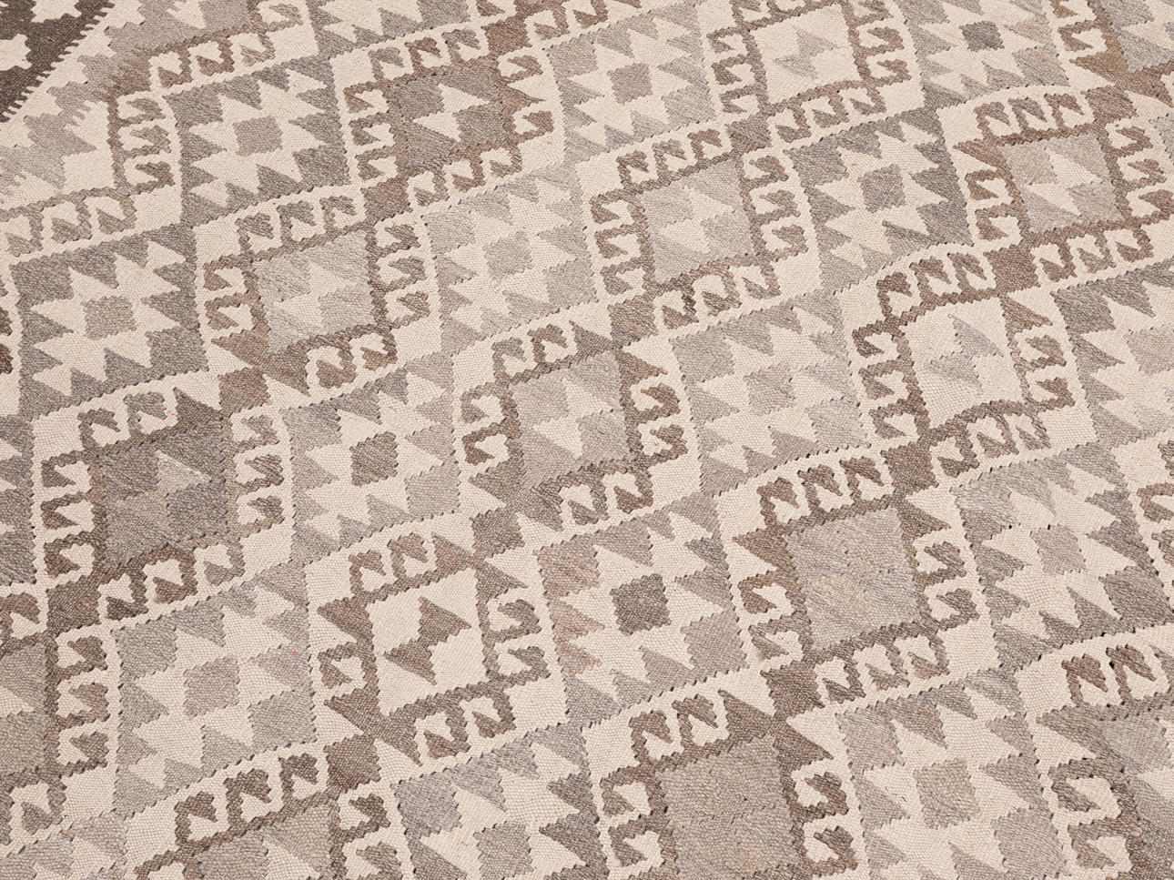 CARPET, “Kelim”, 297 x 204 cm.