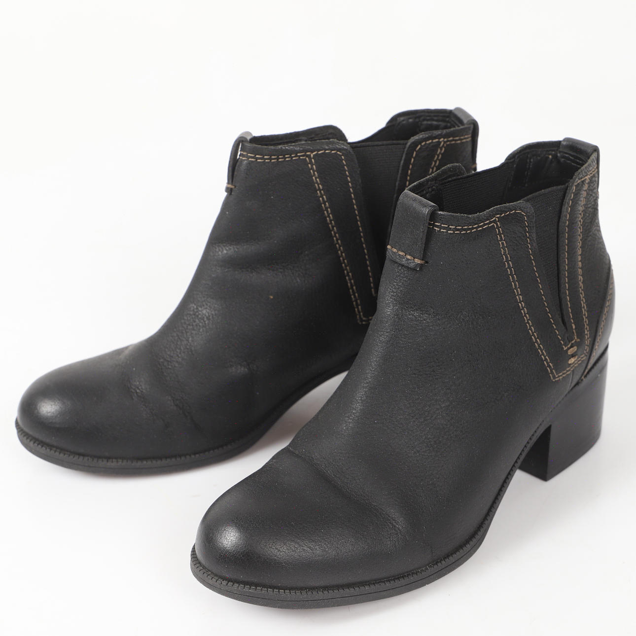 BOOTS, leather, Clarks.