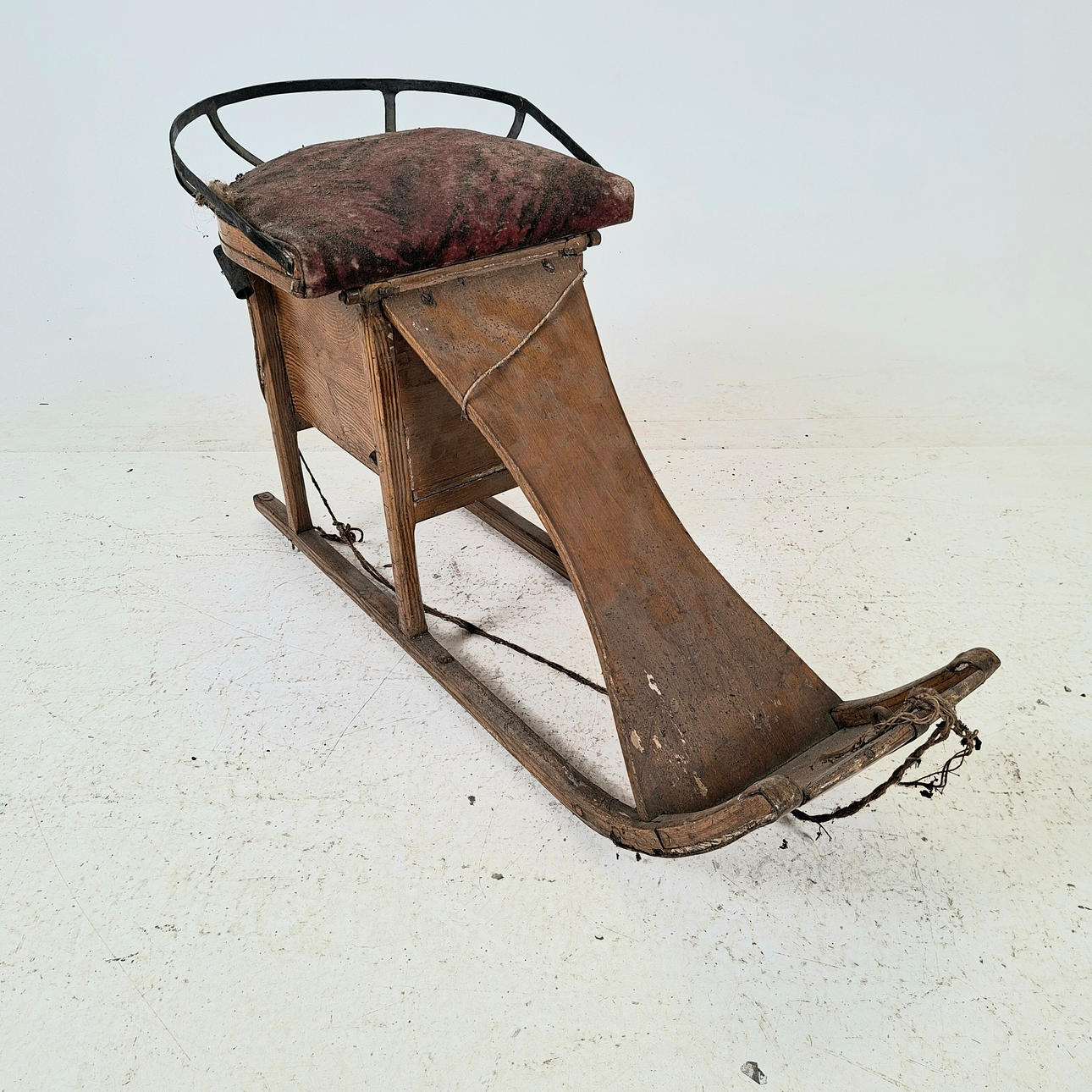 An early 20th century sleigh.