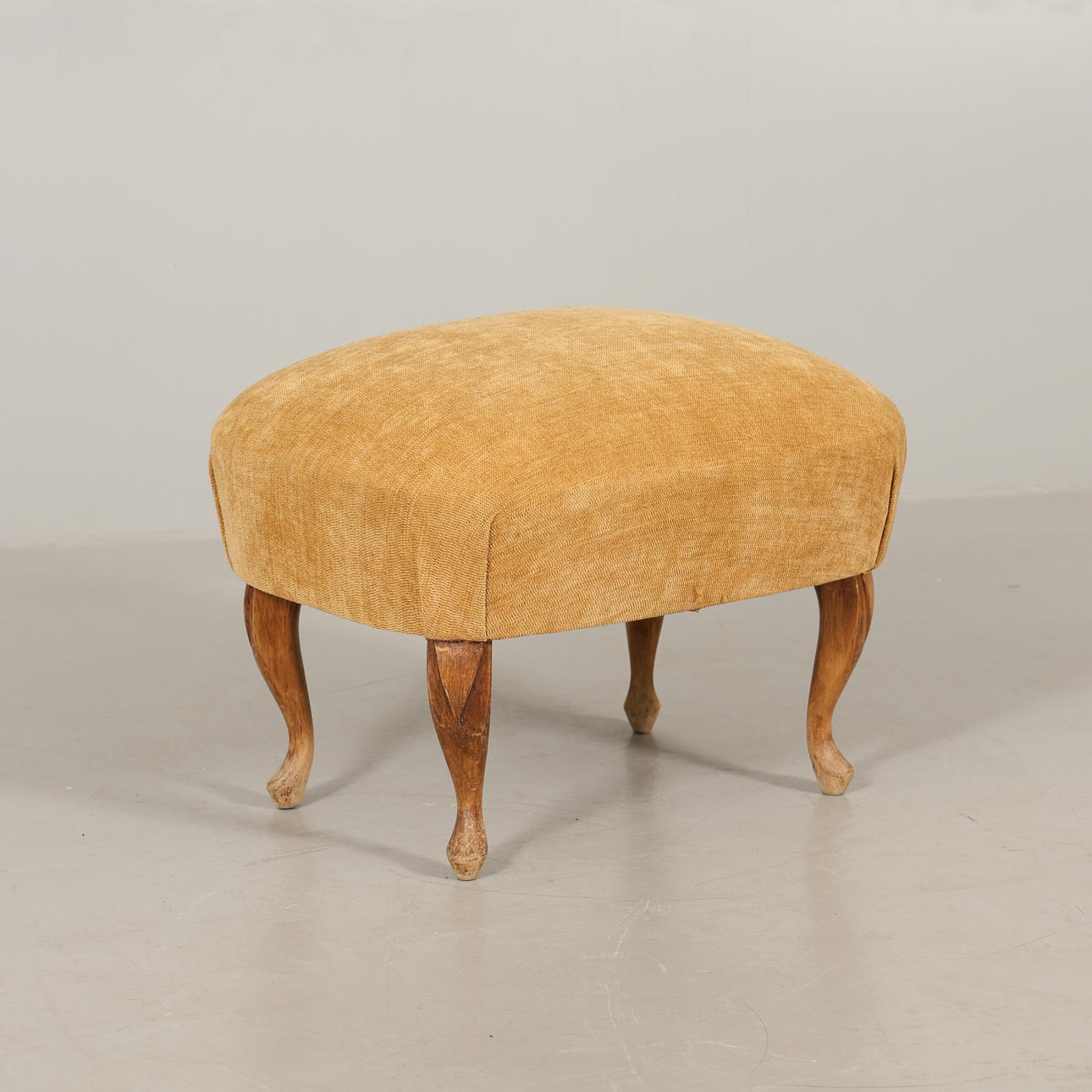FOOTSTOOL, Rococo.