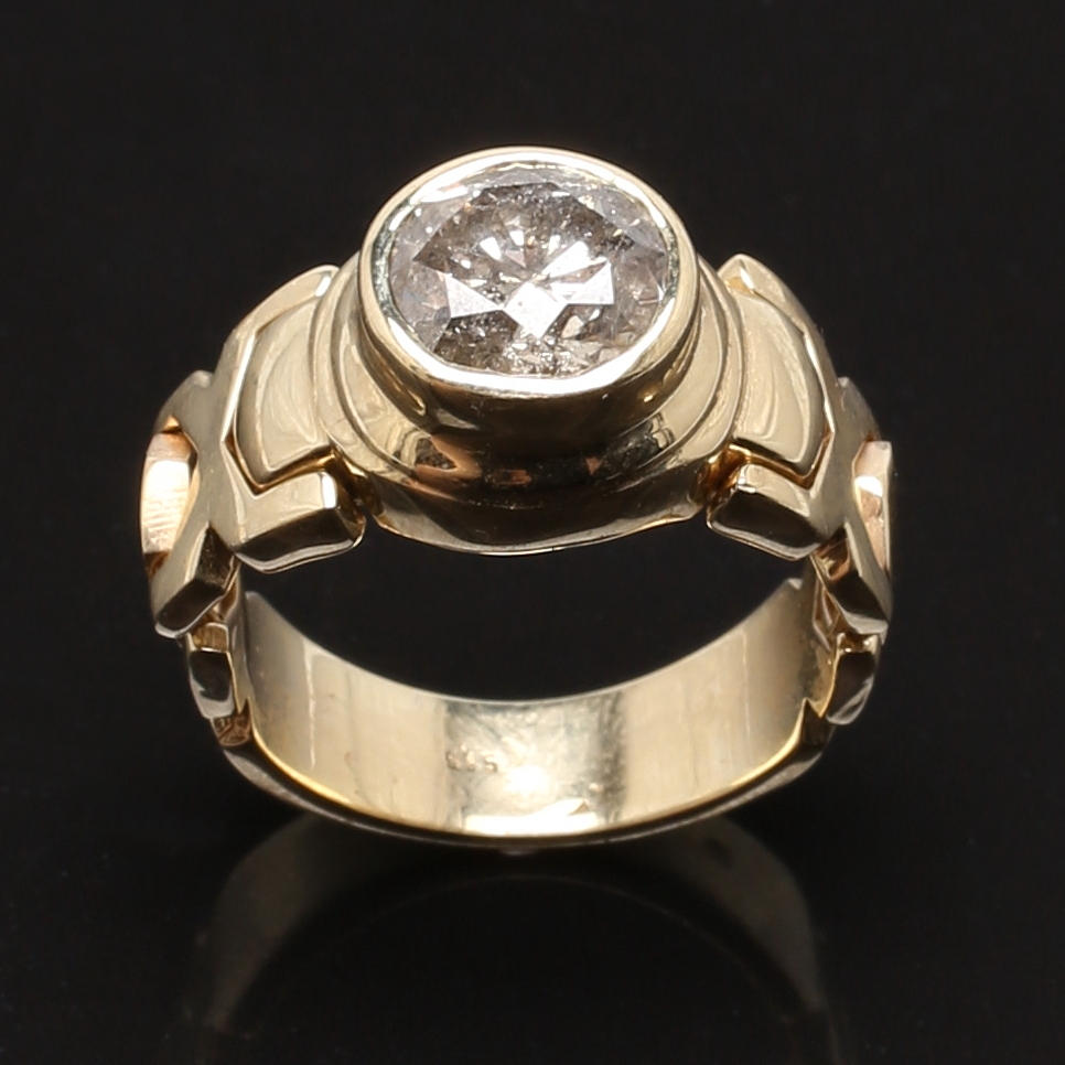 RING i 18K gulguld med diamant 2,50 ct.