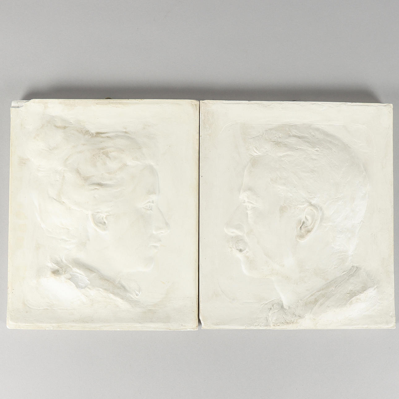 HARALD SÖRENSEN RINGI. Reliefs 2 pieces, plaster.