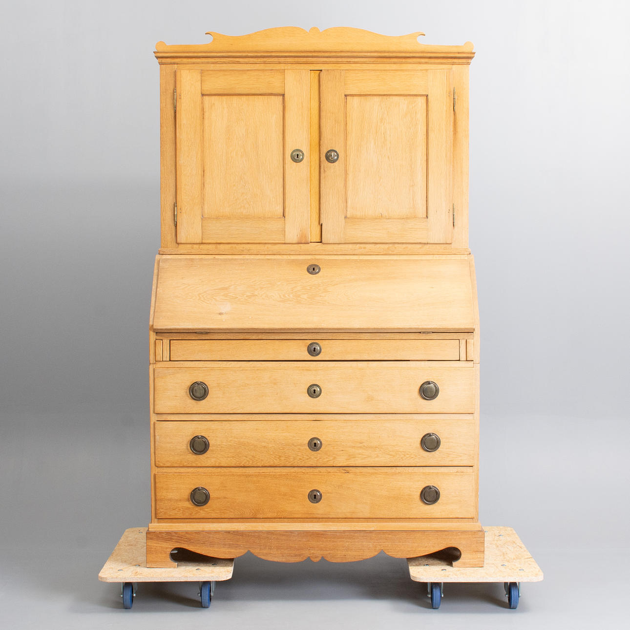 LOUIS SEIZE BUREAU in solid oak. Denmark, late 18th century.