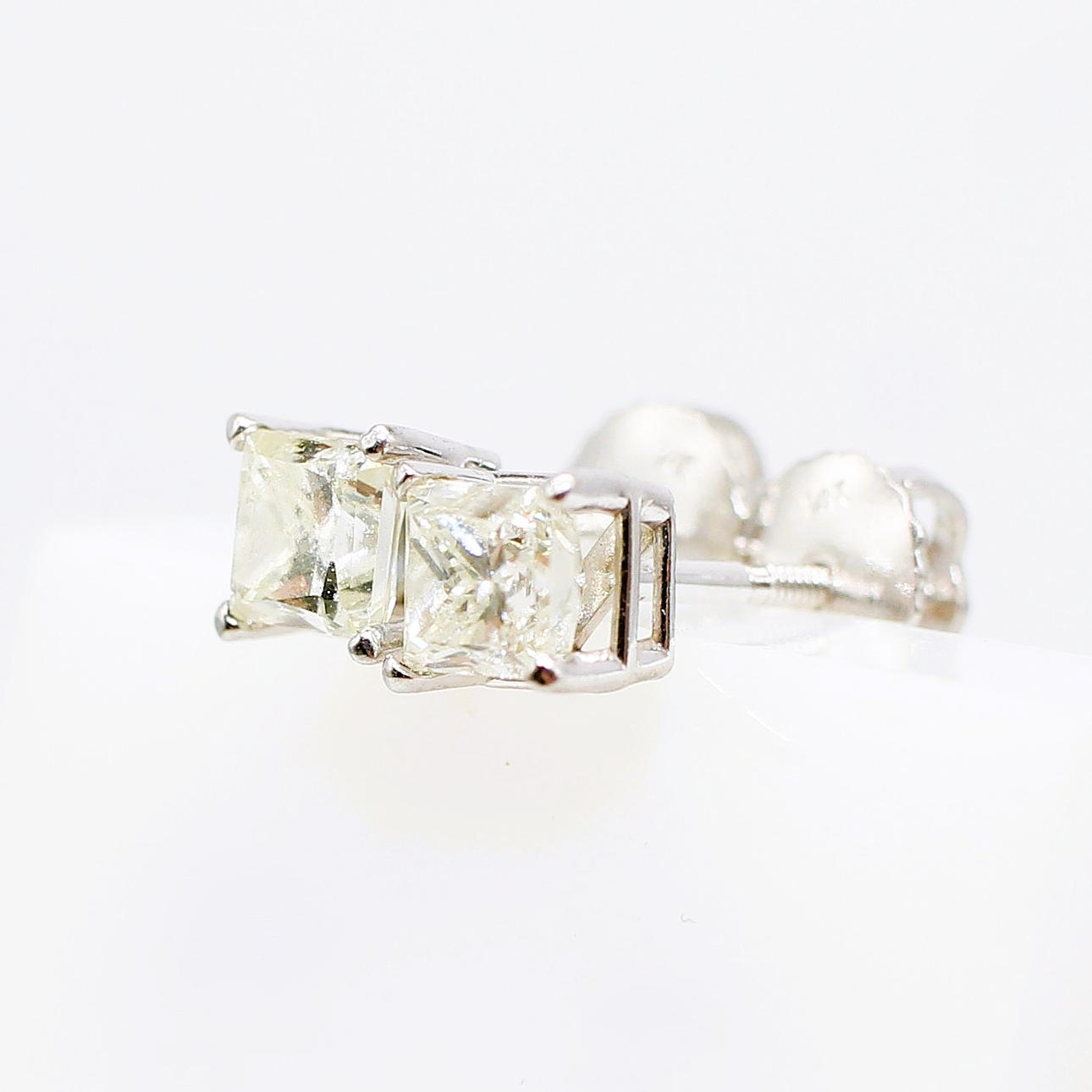 0.90CT DIAMOND PRINCESS CUT EAR STUDS.