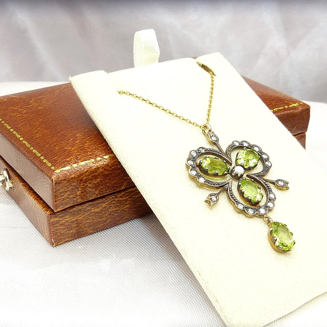 DIAMOND, PERIDOT & PEARL NECKLACE.