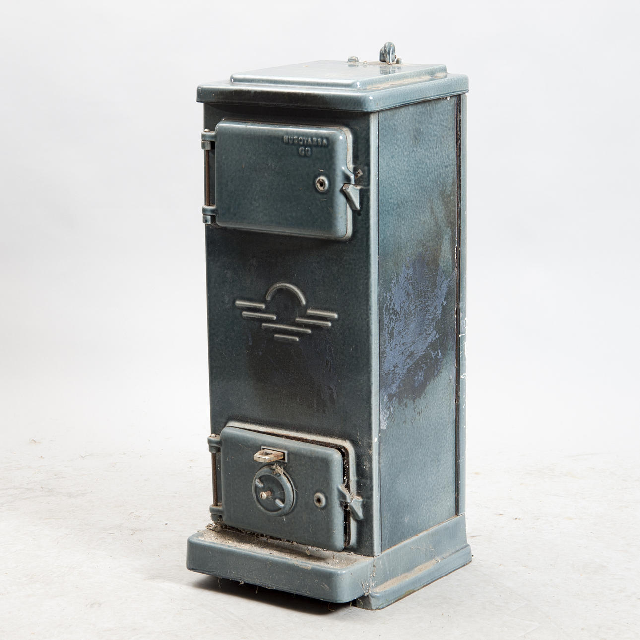 KAMIN, emaljerad gjutjärn, Husqvarna nr 66.