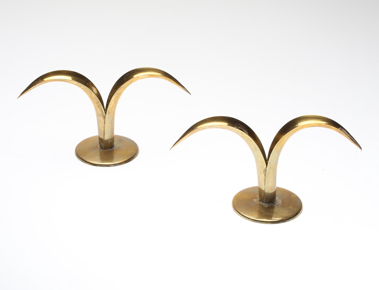 LJUSSTAKAR, 1 par, mässing, 1900-talets andra hälft.