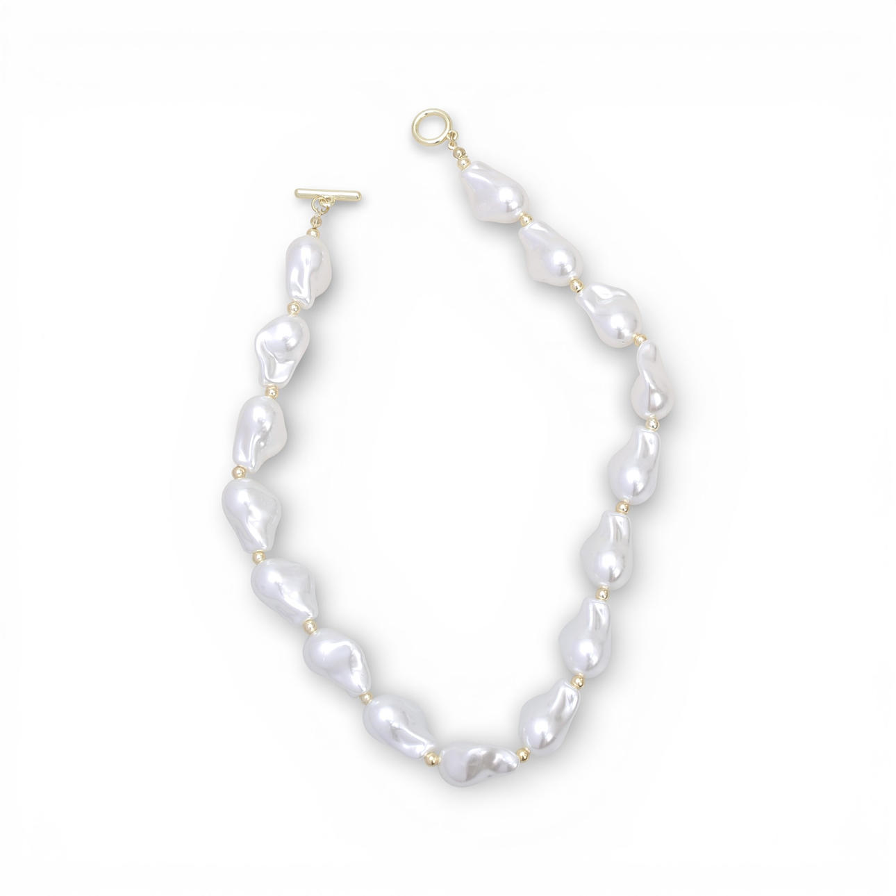 Costume jewellery choker.