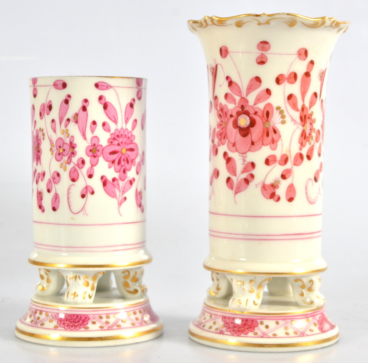 VASER, 2 st, rosa blomdekor, Meissen.