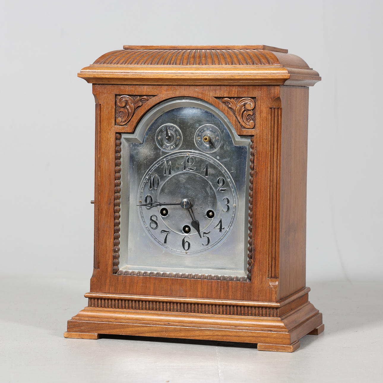 A 20th century table clock.