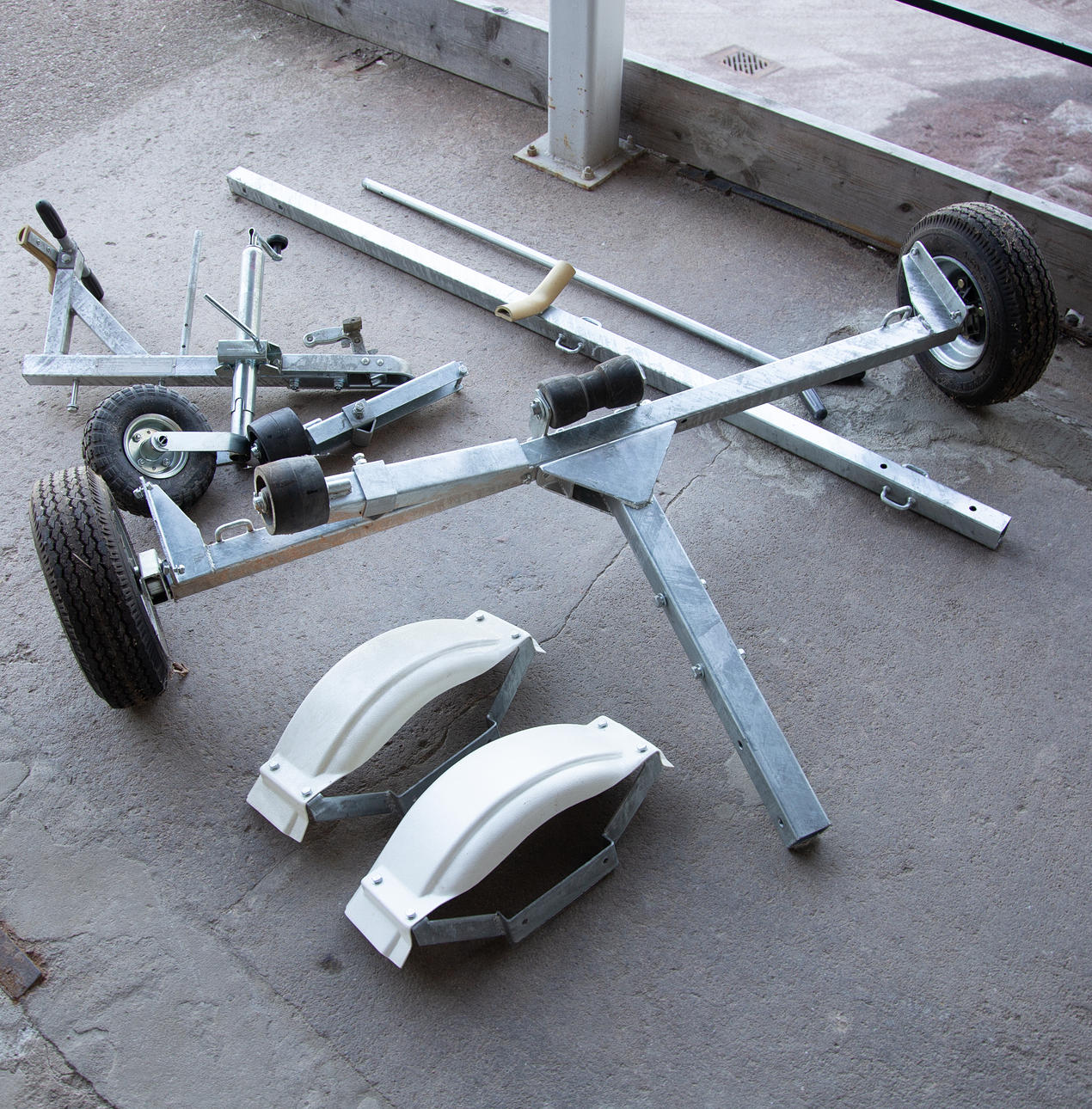 BOAT WAGON, model number NG322, 2007.