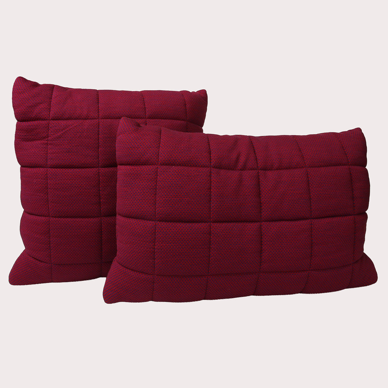 MUUTO SOFT GRID PADS. 2 pcs., discreet multicolored, small patterned.