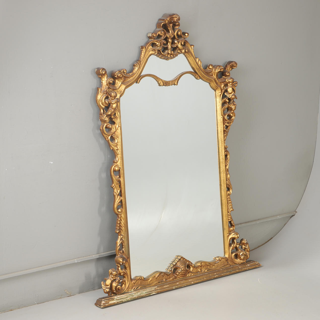 A 20th century gilt mirror.