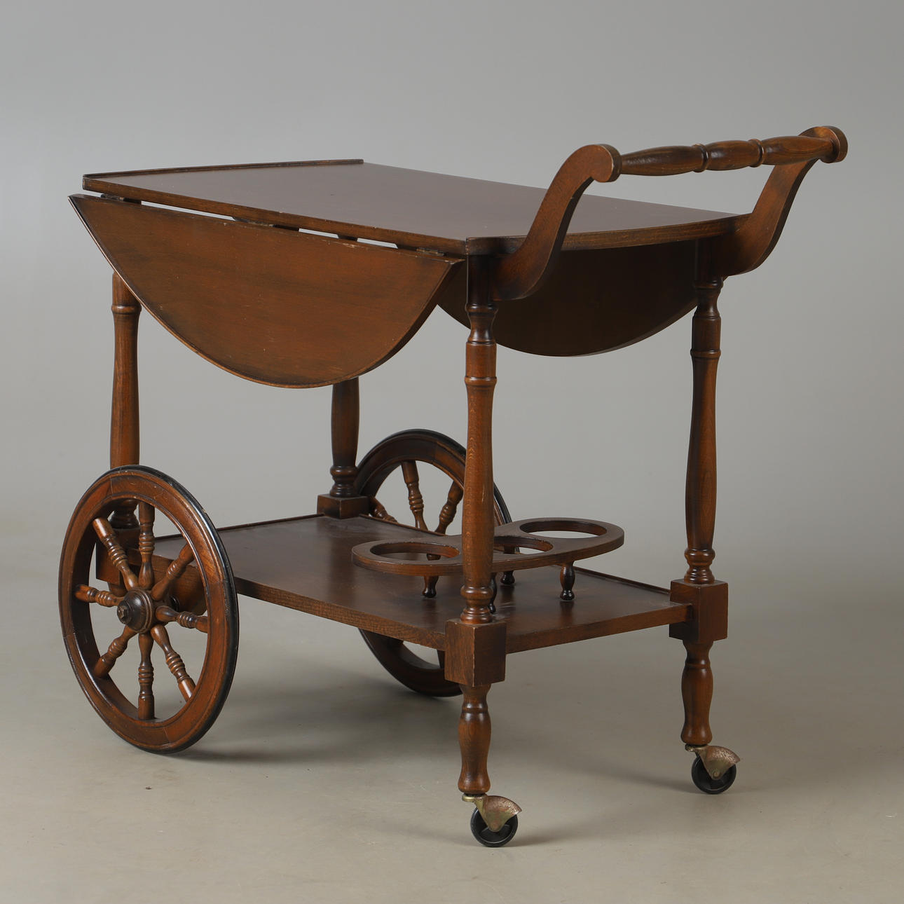 SERVERINGSVAGN, mahogny, 1900-talets andra hälft.