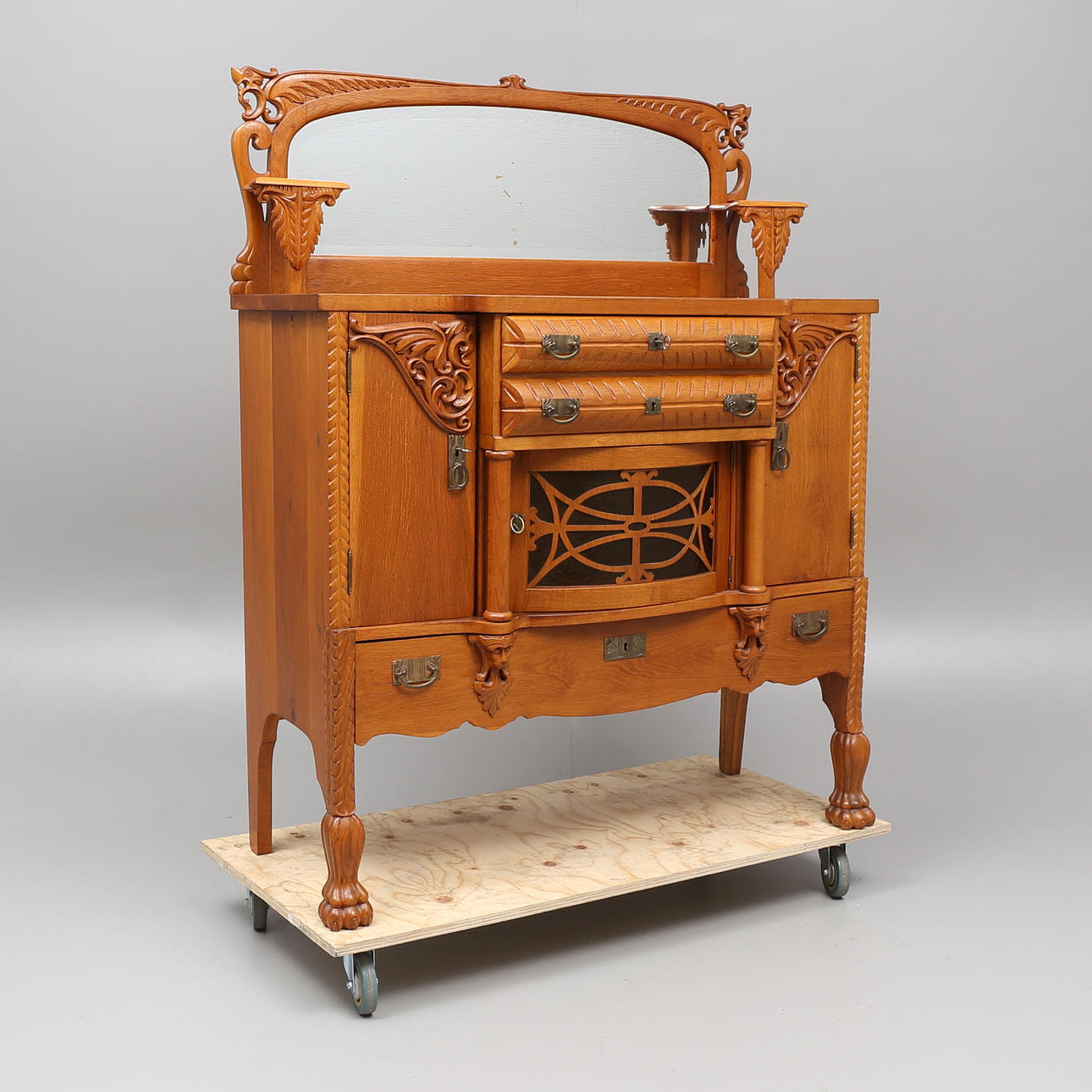 SPEGELSKÄNK, ek, 1900-talets första kvartal.