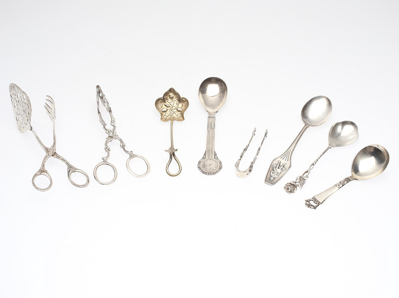 SILVERFÖREMÅL, 8 delar, silver. Total vikt ca 198 g.