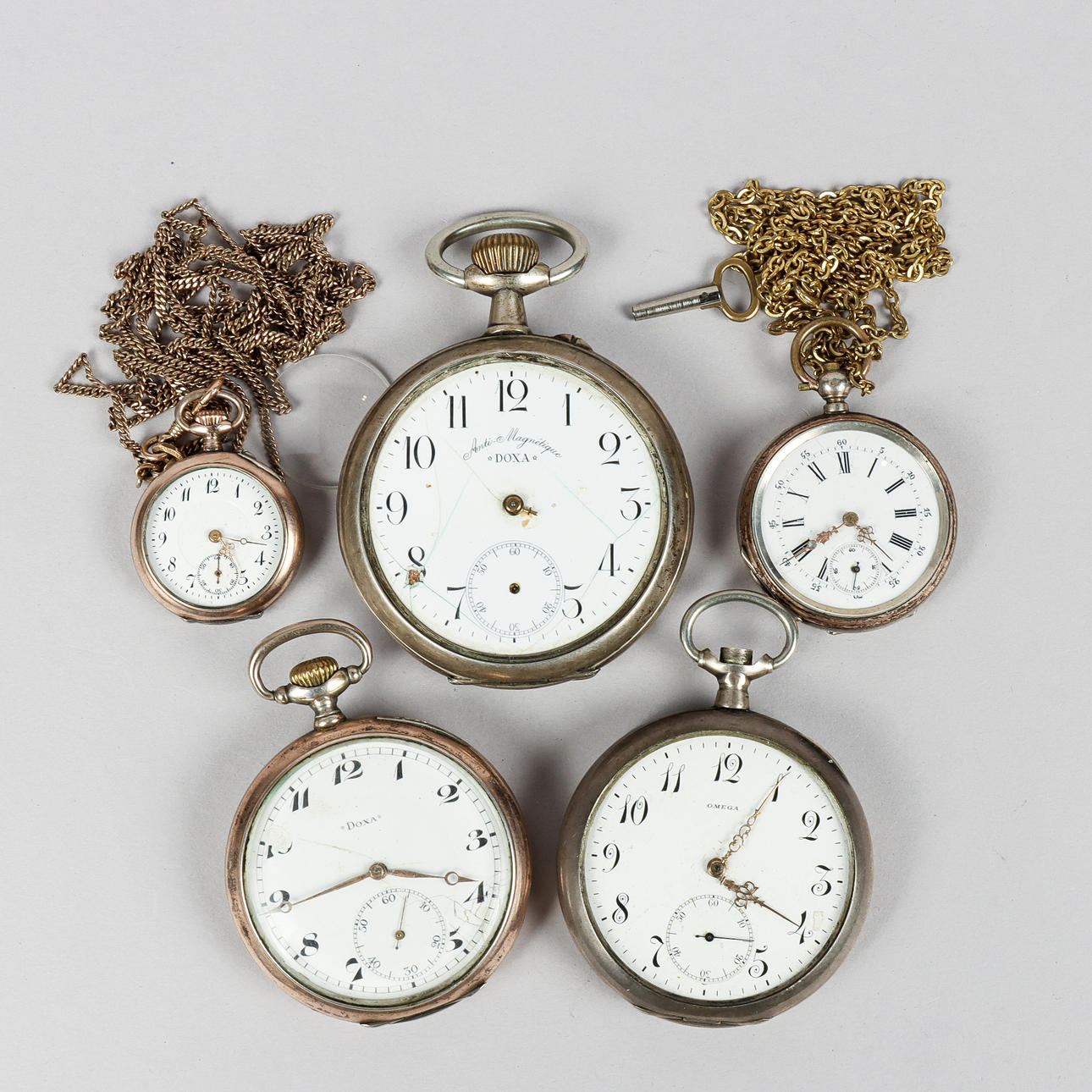 POCKET WATCH 5 pieces with silver cases.