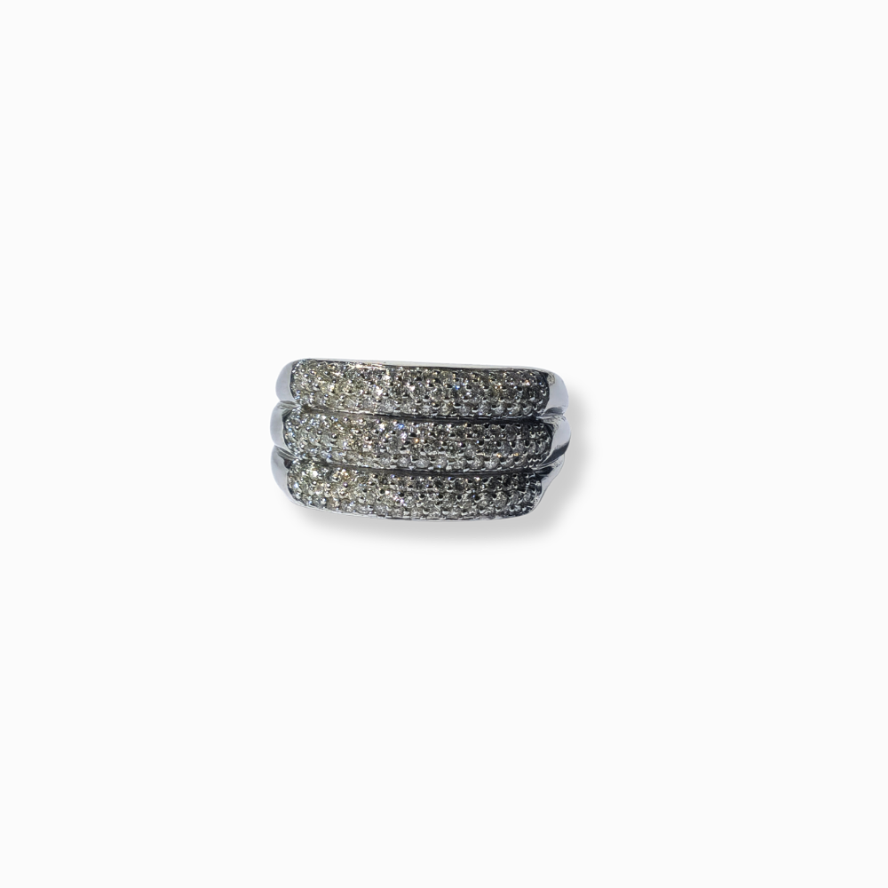 WHITE GOLD RING WITH DIAMONDS IN PAVÉ.