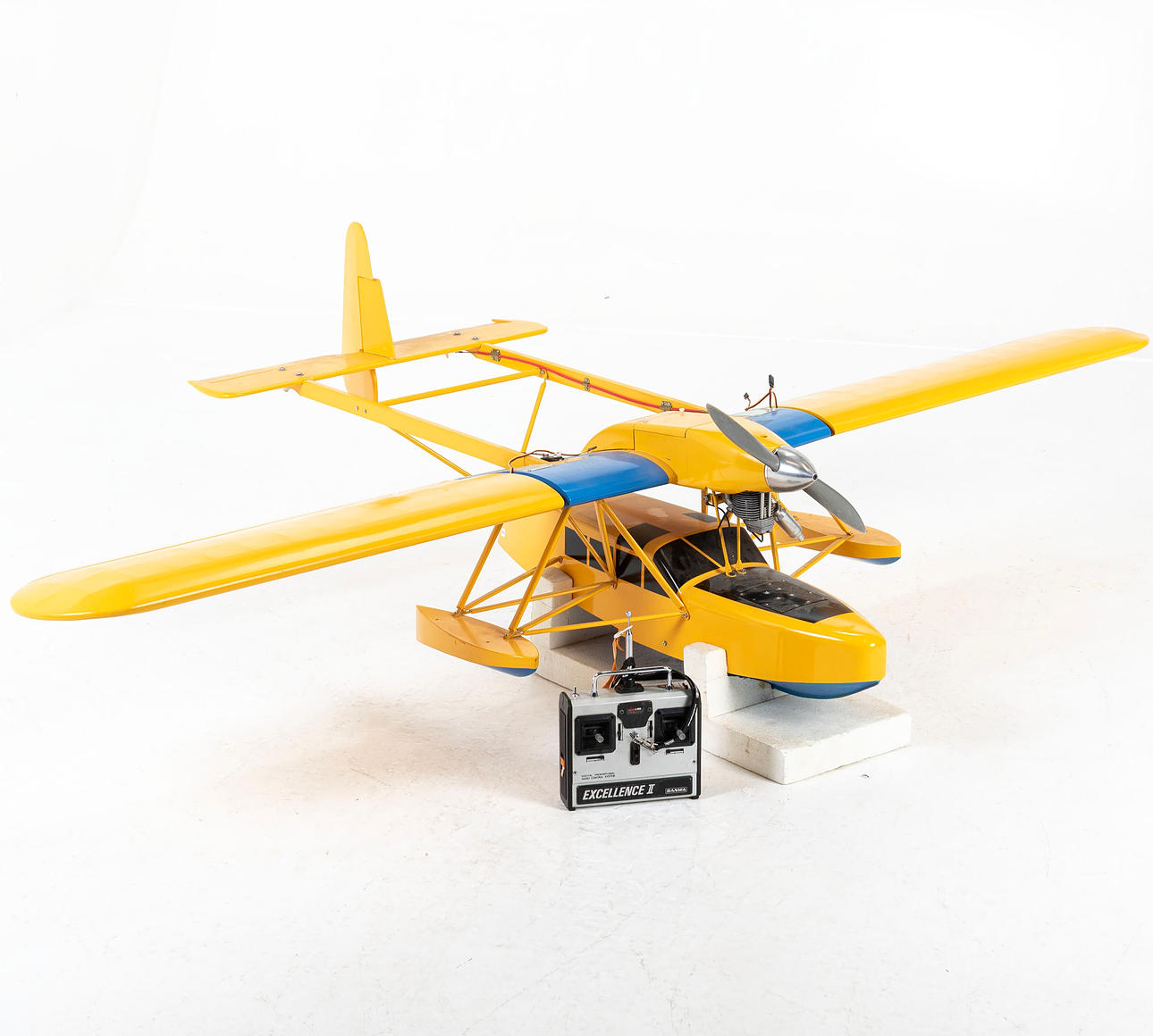 R/C MODEL AIRPLANE, with controller, ethanol powered, Pontoon model.