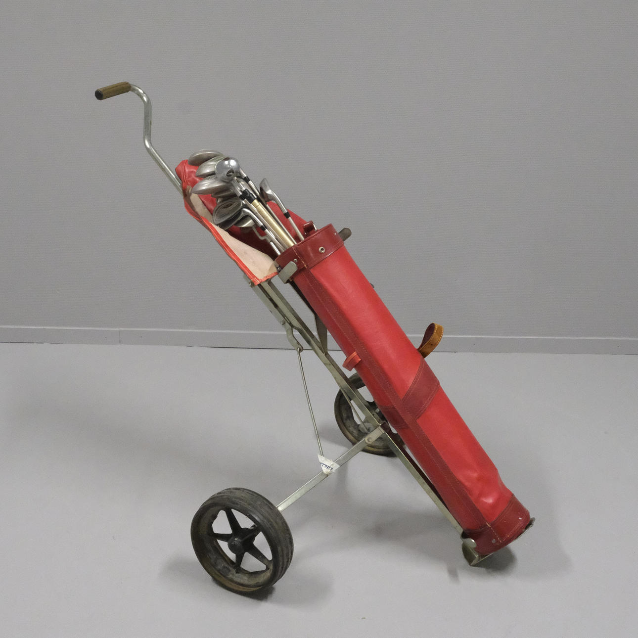 GOLFKLUBBOR MED VÄSKA SAMT VAGN.