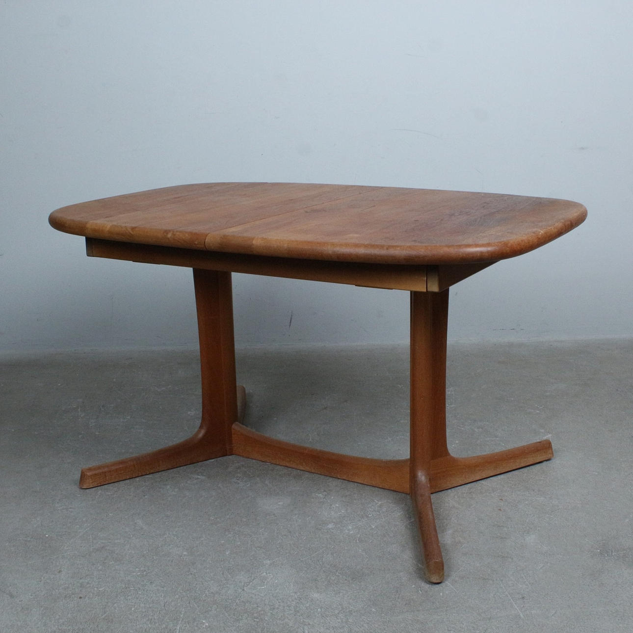 DYRLUND. Expandable table/dining table, teak, Denmark, 1960s.