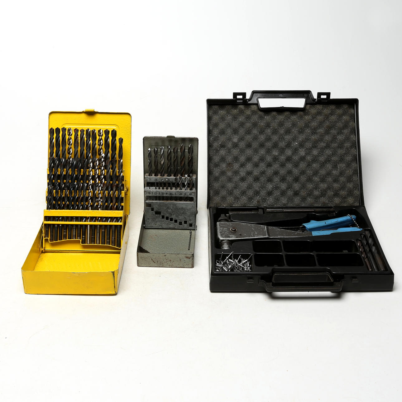DRILL BITS and RIVET PISTOLS, in batch.