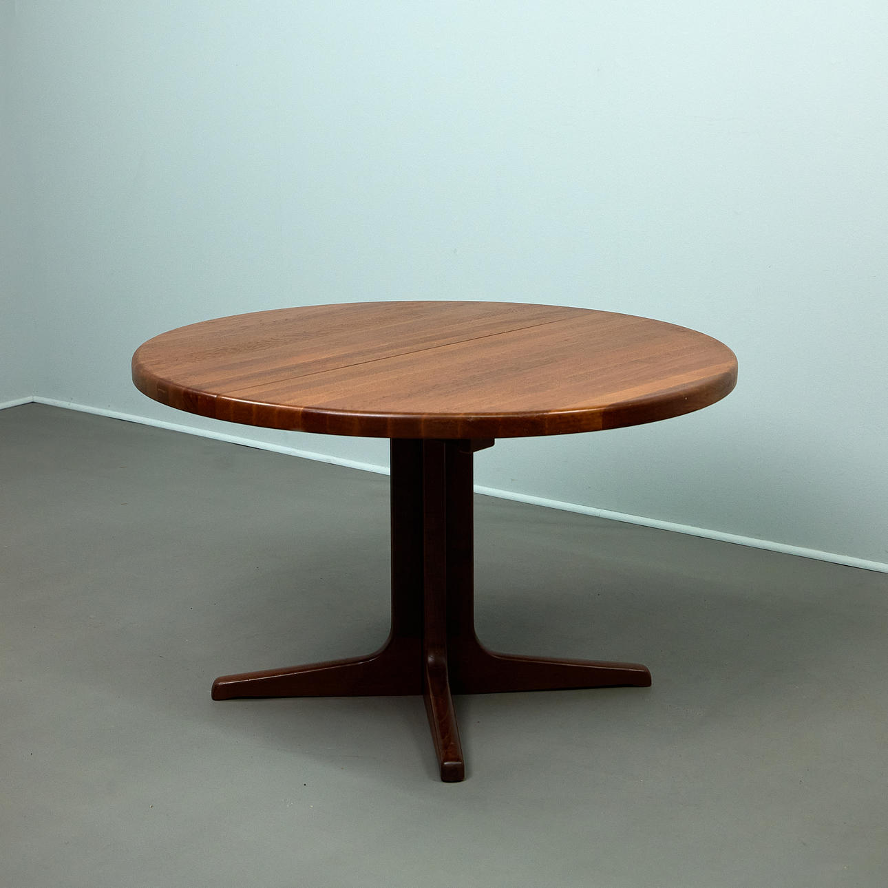 JUUL KRISTENSEN. Glostrup, table/dining table, teak, 1970s, Denmark (3).