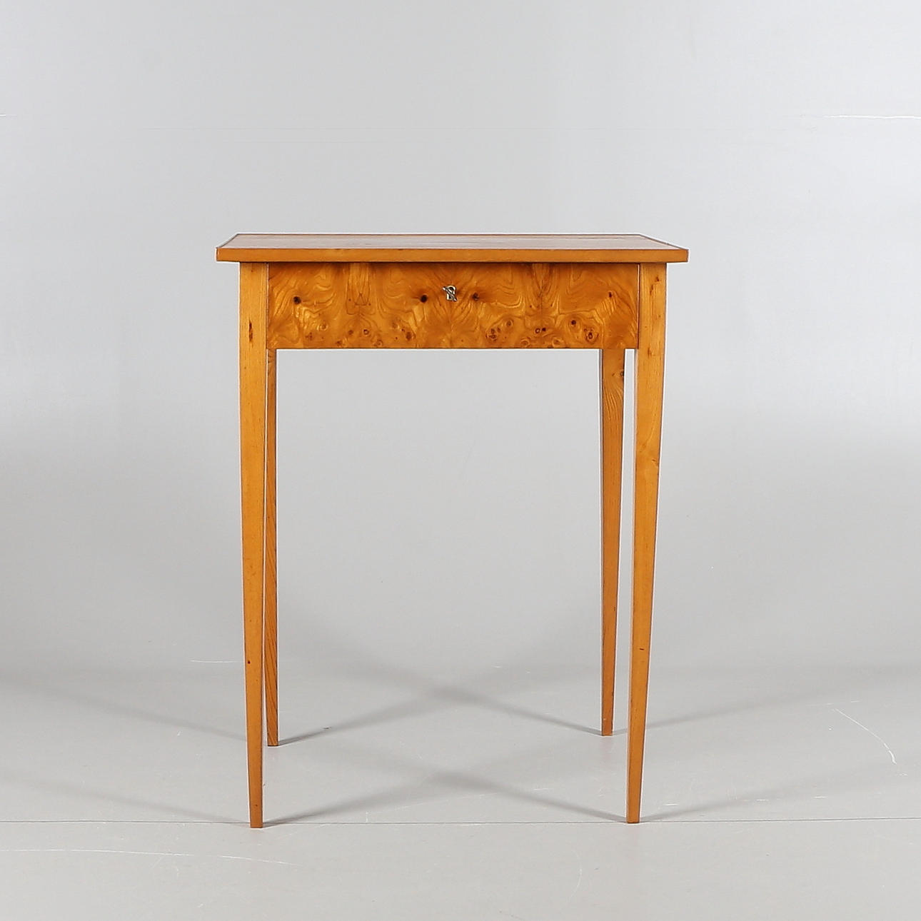 SYBORD, Karl-Johan, fanerat trä, 18/1900-tal.