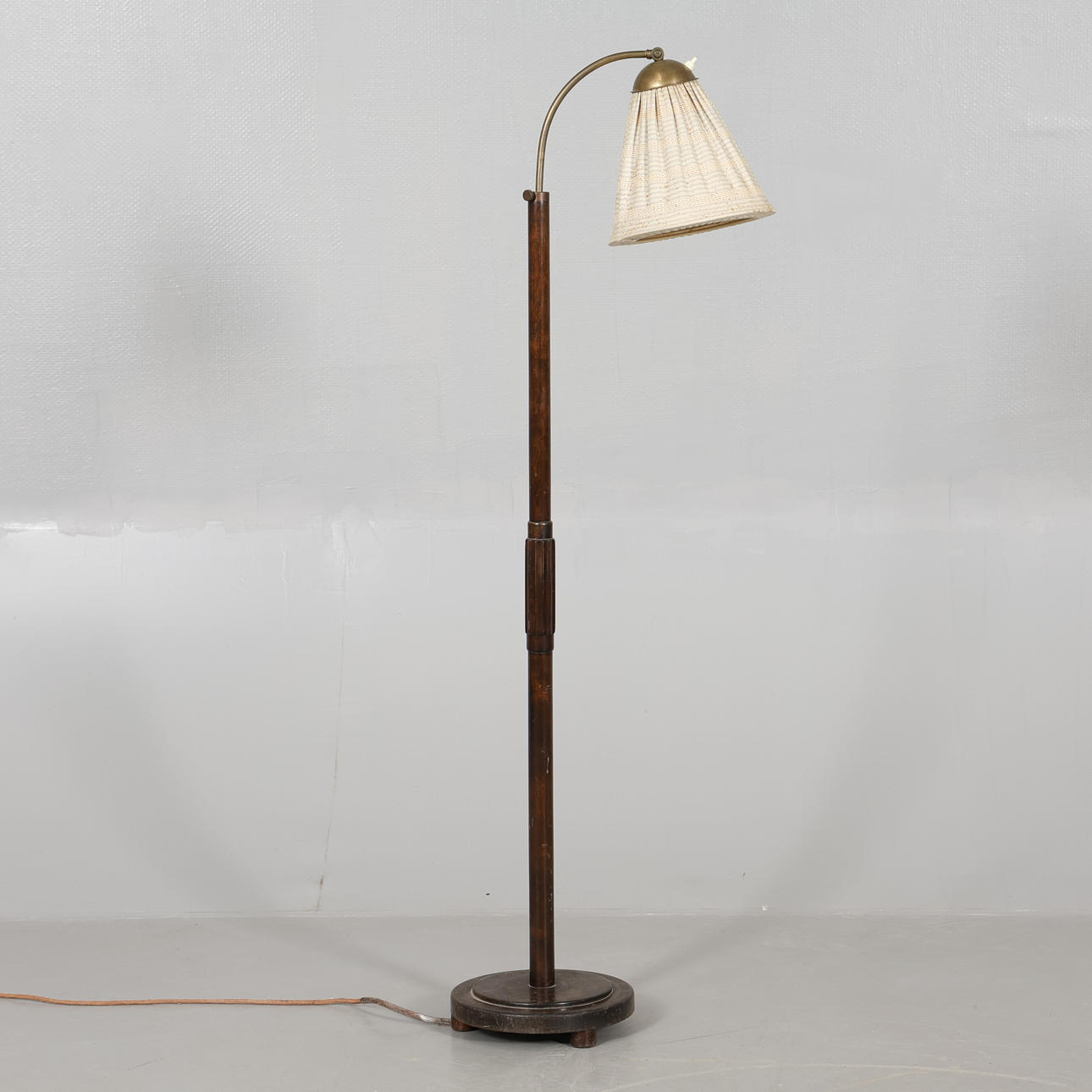 FLOOR LAMP, around 40's.
