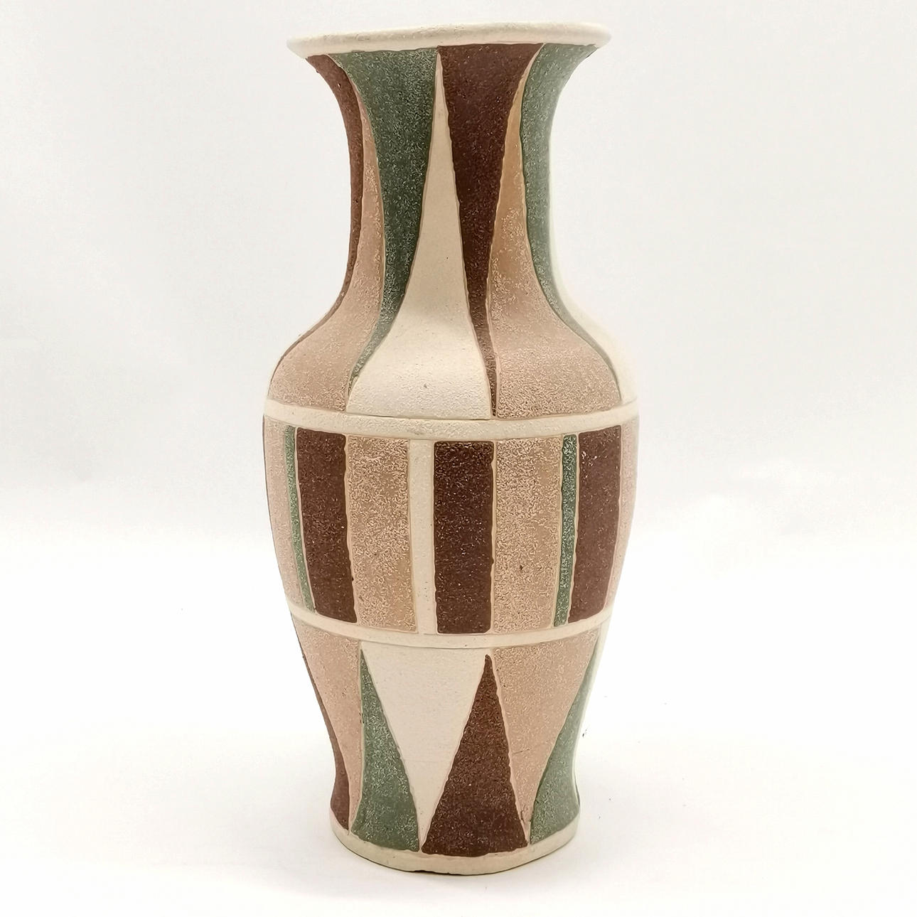 GEOMETRIC MID CENTURY STUDIO POTTERY VASE.