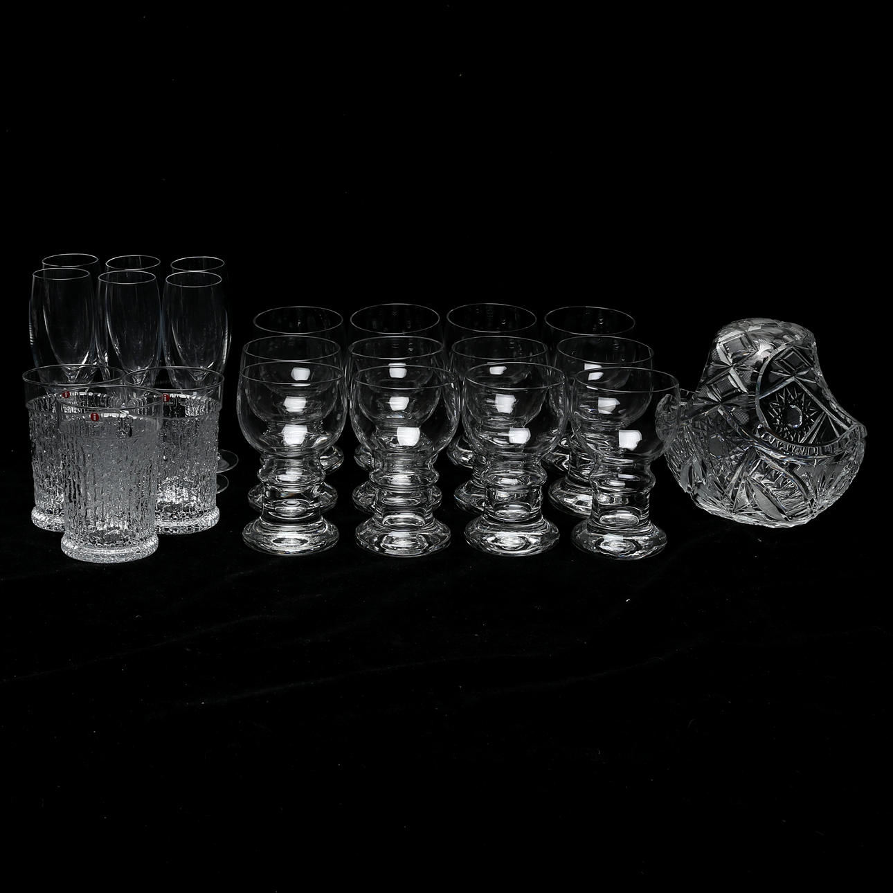 DINNERWARE GLASSES and more, 22 pieces, including Iittala.