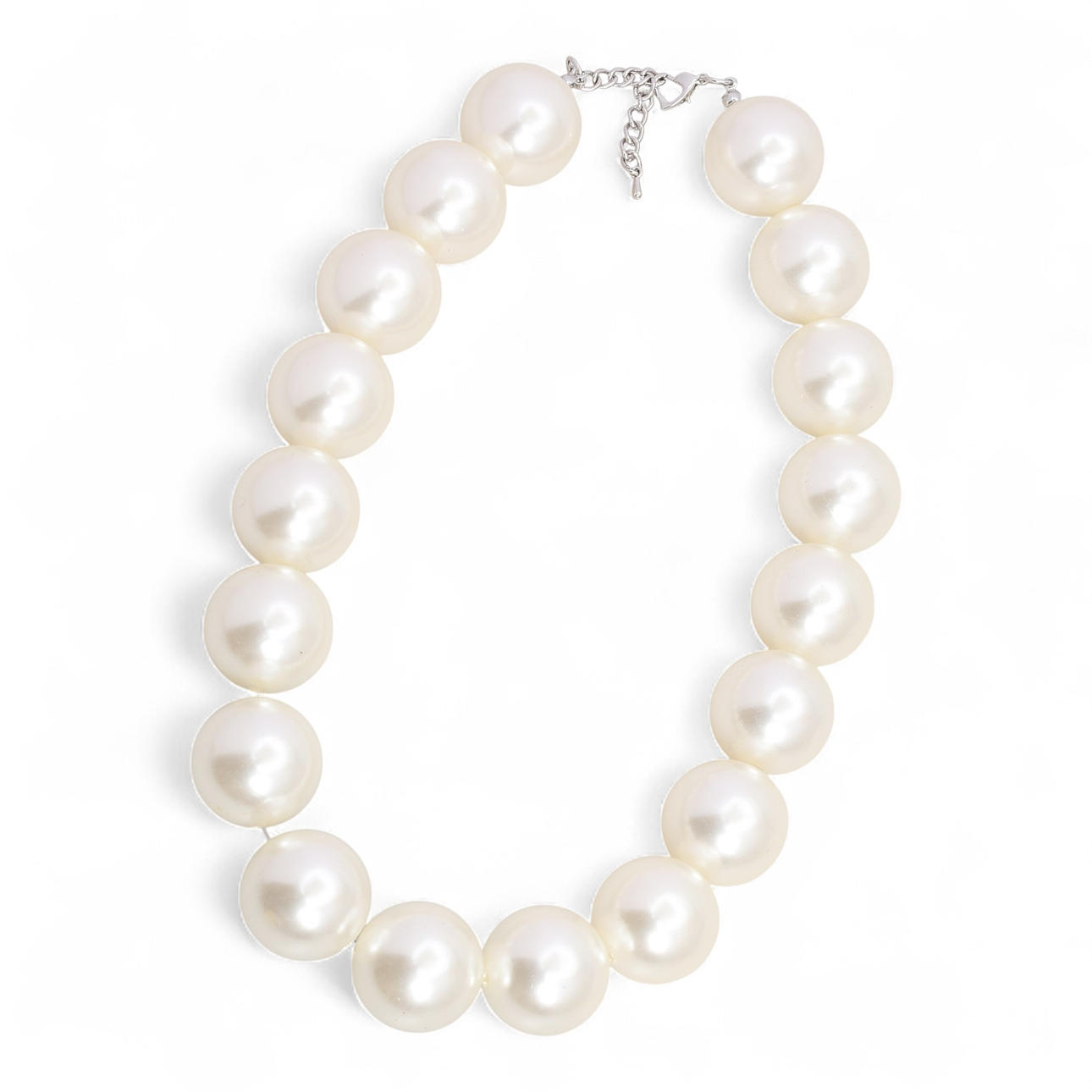 Costume jewellery choker.