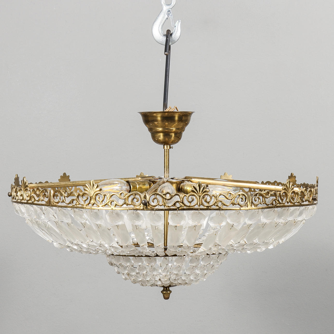 CEILING PLAFOND with prisms.