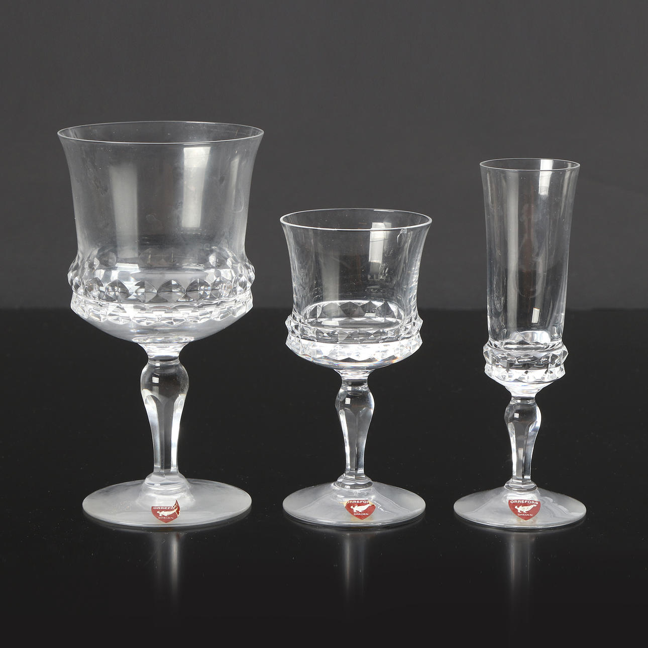 ORREFORS, TABLEWARE PARTS, 15 PCS. “Silvia”.