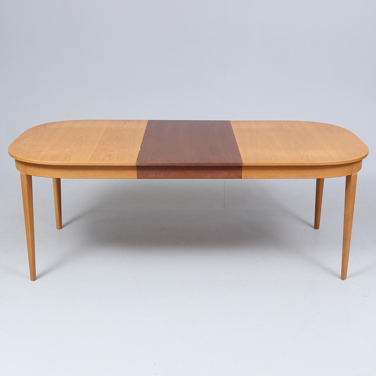 CARL MALMSTEN. Dining table “Calmare key”.
