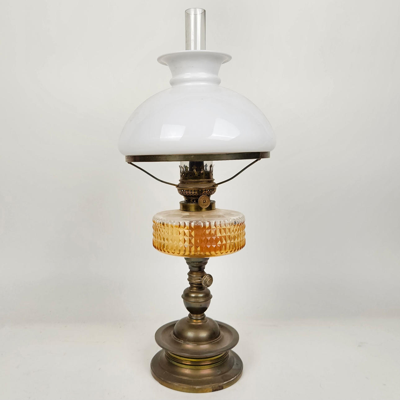 BORDSFOTOGENLAMPA, mässing och glas, Kosmos Brenner.