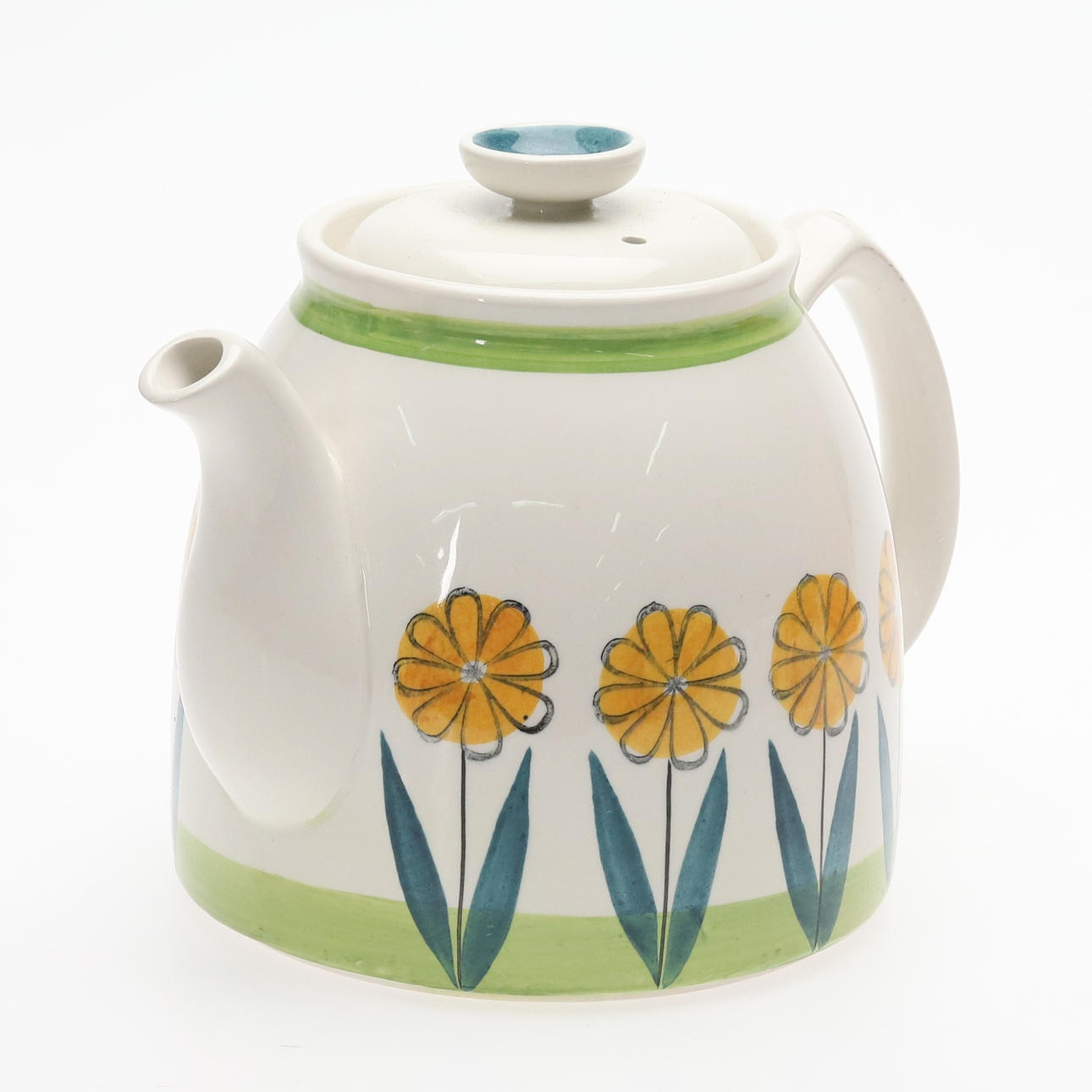 A “Vingåker” teapot, Uppsala Ekeby/Gefle.